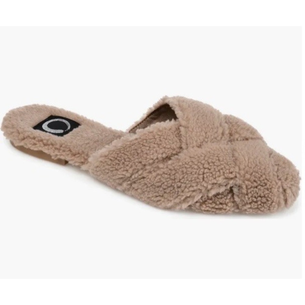 Journee Collection Women Size 10 Sereena Faux‎ Fur Slipper Tan